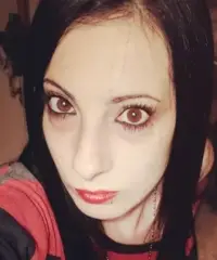 Operaia in fabbrica Operaia in fabbrica