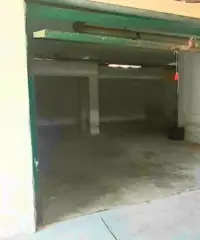 Comodo garage in zona centrale Comodo garage in zona centrale