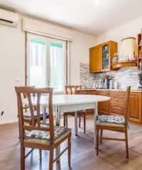 Soluzione indipendente con ampio terreno privato