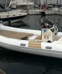Gommone led 680