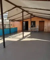 Negozio a Montescudo-Monte Colombo, 4 locali