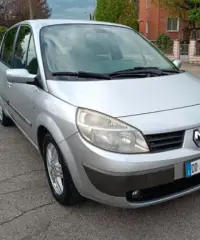 Renault Scenic 1.9 dCi/130CV Luxe