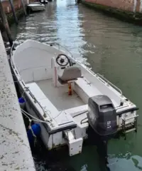 Tipo open con motore