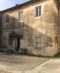 Casa indipendente a Lucca