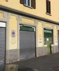 Luminoso locale Luminoso locale