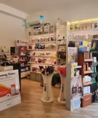 Locale con attività di Parafarmacia