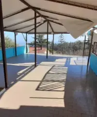 Negozio a Montescudo-Monte Colombo, 4 locali