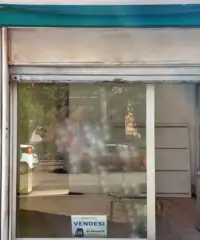 Locali commerciali in complesso condominiale