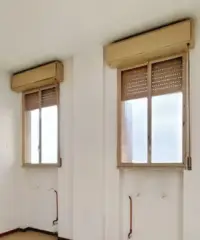 Locali commerciali in complesso condominiale