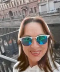 Curiosa di conoscere chi sa far sorridere