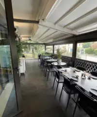 Ristorante con dehor esterno