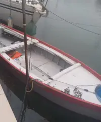 Barca di compensato vetroresinata a fondo piatto