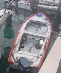 Barca di compensato vetroresinata a fondo piatto