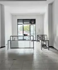 Spazio commerciale BA003309