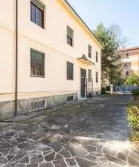 Terratetto plurifamiliare con garage e giardino a Parma