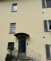 Bilocale  su due livelli e posto auto a Noceto Bilocale  su due livelli e posto auto a Noceto