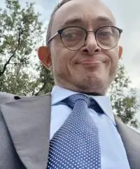 STO  CERCANDO  UNA  DONNA SICILIANA DI  PALERMO