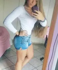 Donna in cerca di un uomo sincero e amorevole per marito.