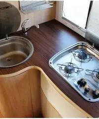 CAMPER MANSARDATO 7 POSTI LETTO CAMPER MANSARDATO 7 POSTI LETTO