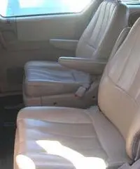 KIA CARNIVAL 7 POSTI
