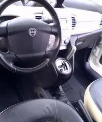 Lancia ypsilon 1.4cc - Modena Lancia ypsilon 1.4cc - Modena