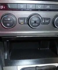 VOLKSWAGEN GOLF 1.6 TDI COMFORTLINE BM 5P - Napoli