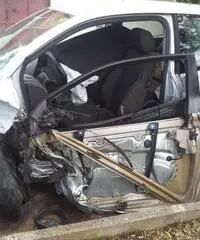 VW Polo 1.9 incidentata - Roma VW Polo 1.9 incidentata - Roma