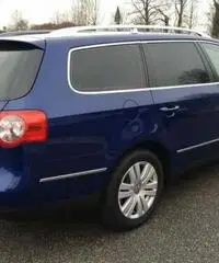 Vw passat 2.0 tdi 140 cv sw - Milano Vw passat 2.0 tdi 140 cv sw - Milano