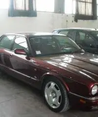 JAGUAR XJR SUPERCHARGED DA VETRINA - Firenze