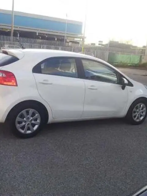Kia rio 1.2 terza serie gpl del 2015 - Pisa Kia rio 1.2 terza serie gpl del 2015 - Pisa