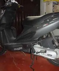 Malaguti Phantom f12r completamente originale Malaguti Phantom f12r completamente originale