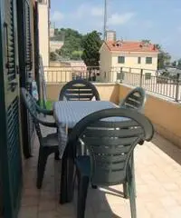 Vista fronte mare in residence con piscina