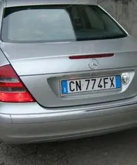 VENDO VETTURA MERCEDES E 220 CDI