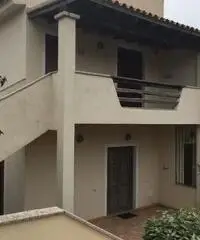 BILOCALE CON GIARDINO GOLFO ARANCI 230 METRI DA SPIAGGIA