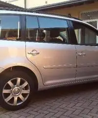 VOLKSWAGEN Touran - 2005