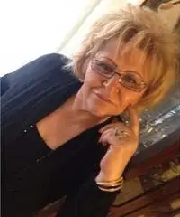 Signora bella cerca uomo Signora bella cerca uomo