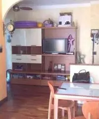 TRILOCALE ristrutturato, 80 mq doppia esposizione TRILOCALE ristrutturato, 80 mq doppia esposizione