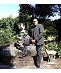 Ho 43 anni sono simpatico solare, serio Ho 43 anni sono simpatico solare, serio