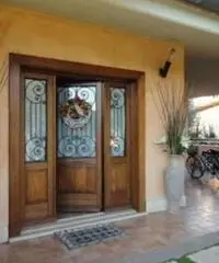 Lido di Ostia -  Villa 9 locali € 1.190.000 T901