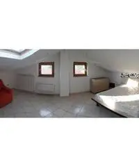 Vendesi mansarda arredata + posto auto a 10km dal mare - Santa Tecla