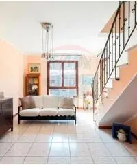 Vendita Multilocale da 140mq con garage Vendita Multilocale da 140mq con garage