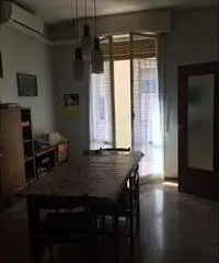 APPARTAMENTO di 5 vani e di 100 mq (BOLOGNA - Bologna) rif. VV 26 APPARTAMENTO di 5 vani e di 100 mq (BOLOGNA - Bologna) rif. VV 26