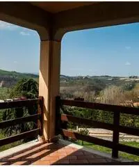 CALDERINO VILLA CON GIARDINO