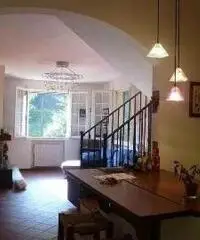 VENDESI VILLA INDIPENDENTE A CALDERINO VENDESI VILLA INDIPENDENTE A CALDERINO