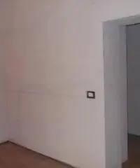 APPARTAMENTO di 2 vani e di 67 mq (CAPRIOLO - CENTRO) rif. 75