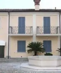 GOTTOLENGO in un Palazzo del '700 bel bilocale arredato