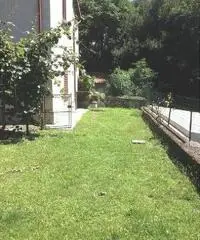 CASA INDIPENDENTE di 260 mq (PONTE LAMBRO) rif. 632