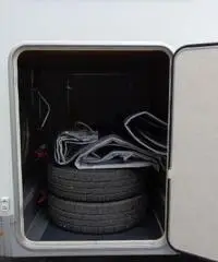 Adria Coral S 680 SP garage 2005 unipropr. 2.8 jtd clima 699 cm semint