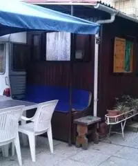 Svendo Roulotte con Pre-Ingresso e servizi per sei a 70 MT.dal mare.