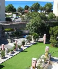 APPARTAMENTI VARIE MISURE 100 MT DAL MARE